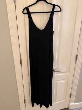 Black Sleeveless V-Neck Maxi Dress - Classic Women's Dress
